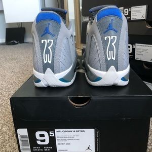 Air Jordan Retro Wolf grey 14s